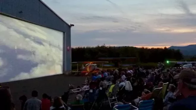 Image: Movie at the Airport: Apollo 13