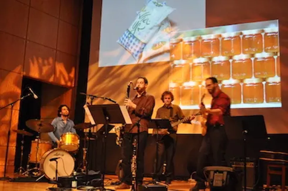 Sha'ar performing