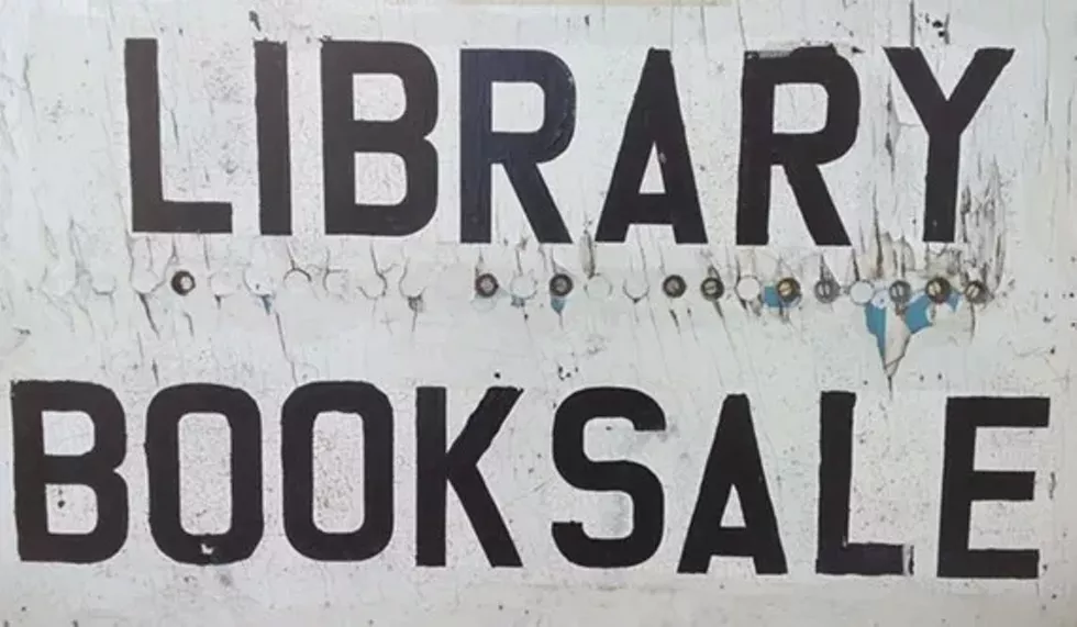 da492cc3_booksale_white_sign.webp