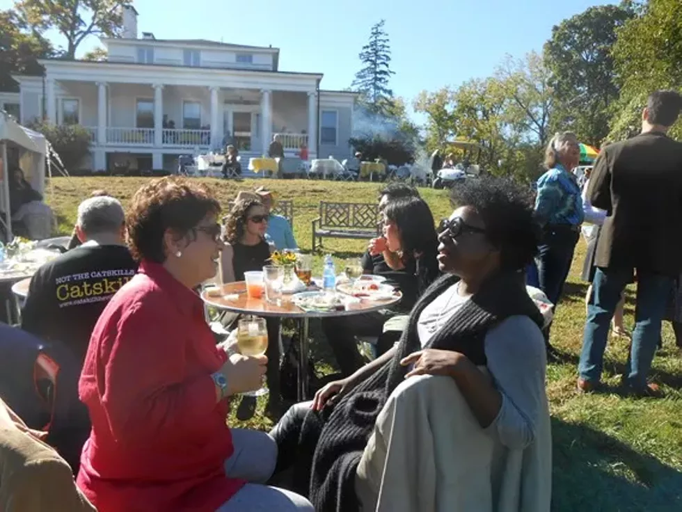 69a32886_members_meeting_members.webp