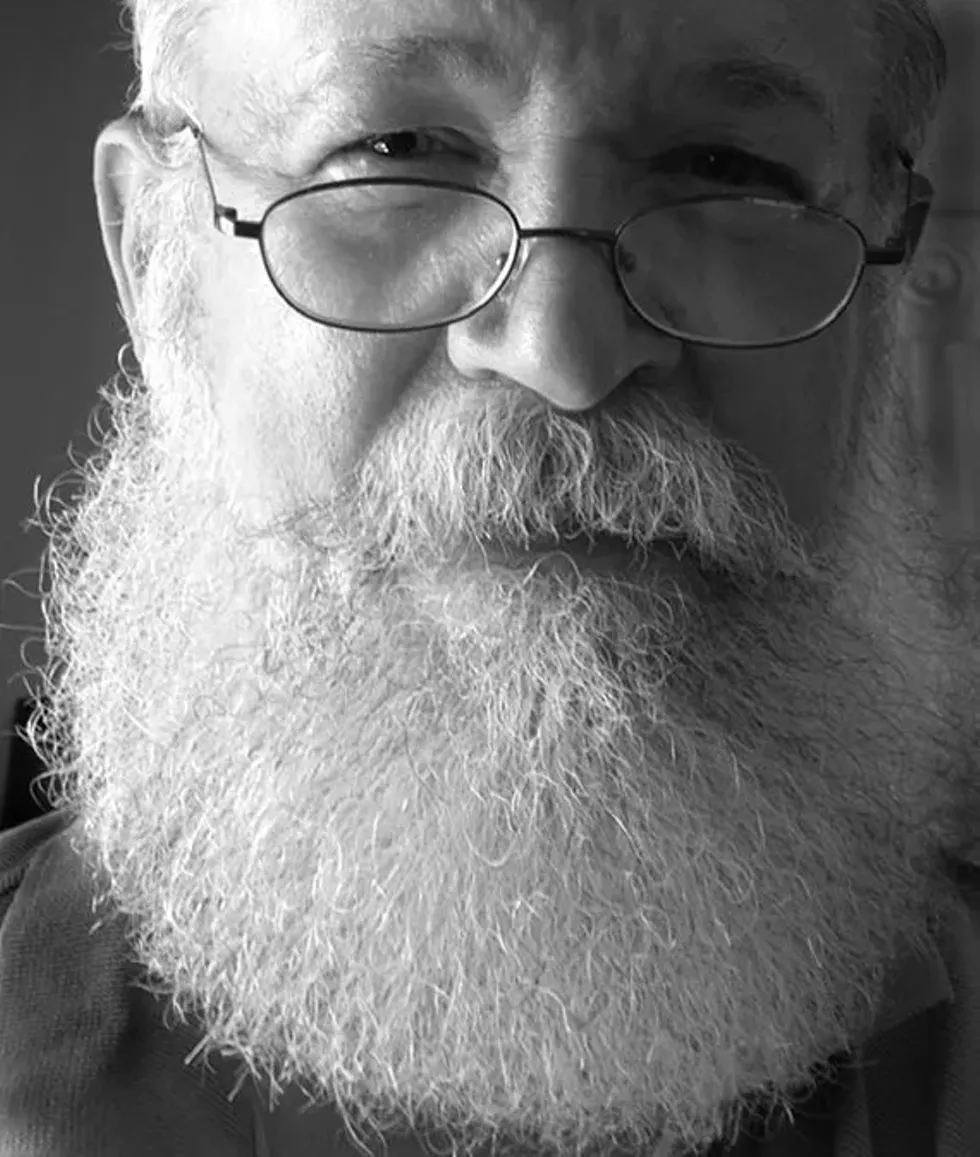 54c15f6c_beardhloresbw.webp