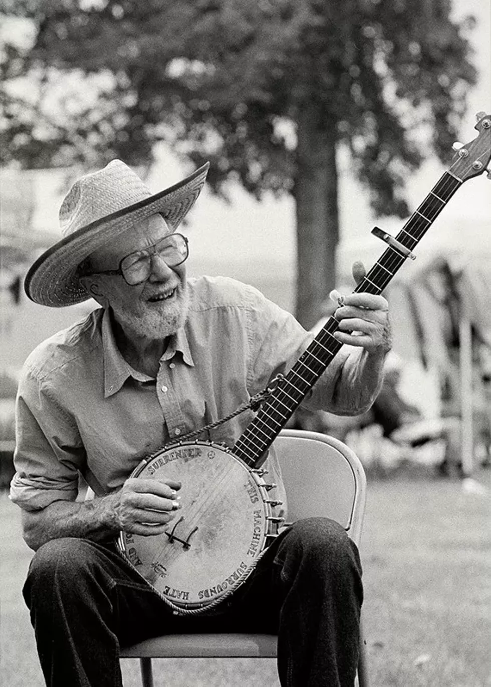 8fbcff46_pete_seeger_at_the_strawberry_festival_joseph_squillante.webp