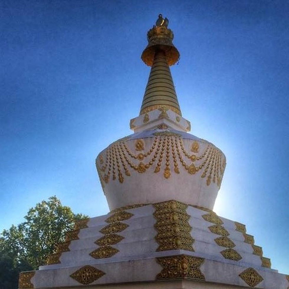 240d02c5_stupa.jpg