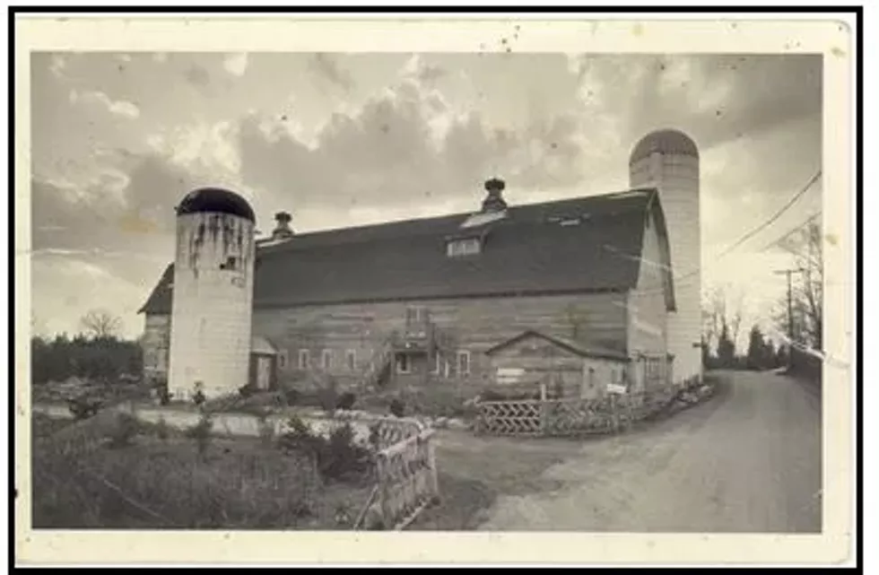 6daa49f3_barn_postcard.webp