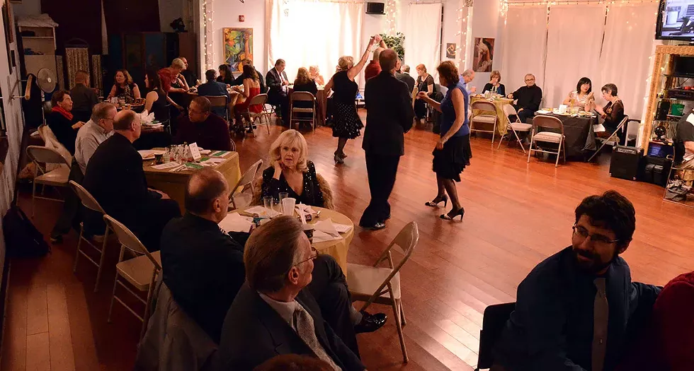 ab939994_nye2016-02.webp