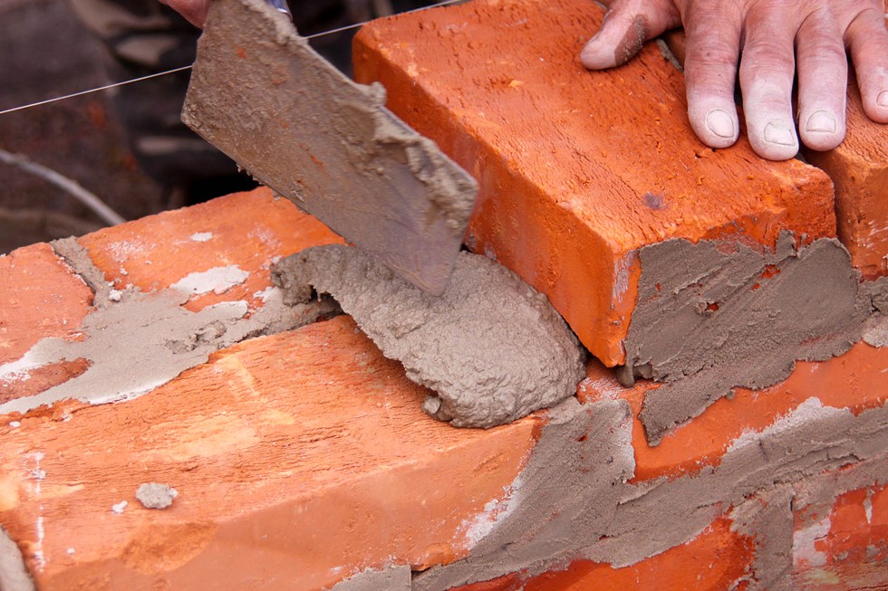 bricklaying-constructing-2922.jpg