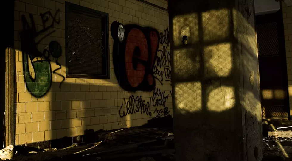 graffiti_flashed_clock.webp