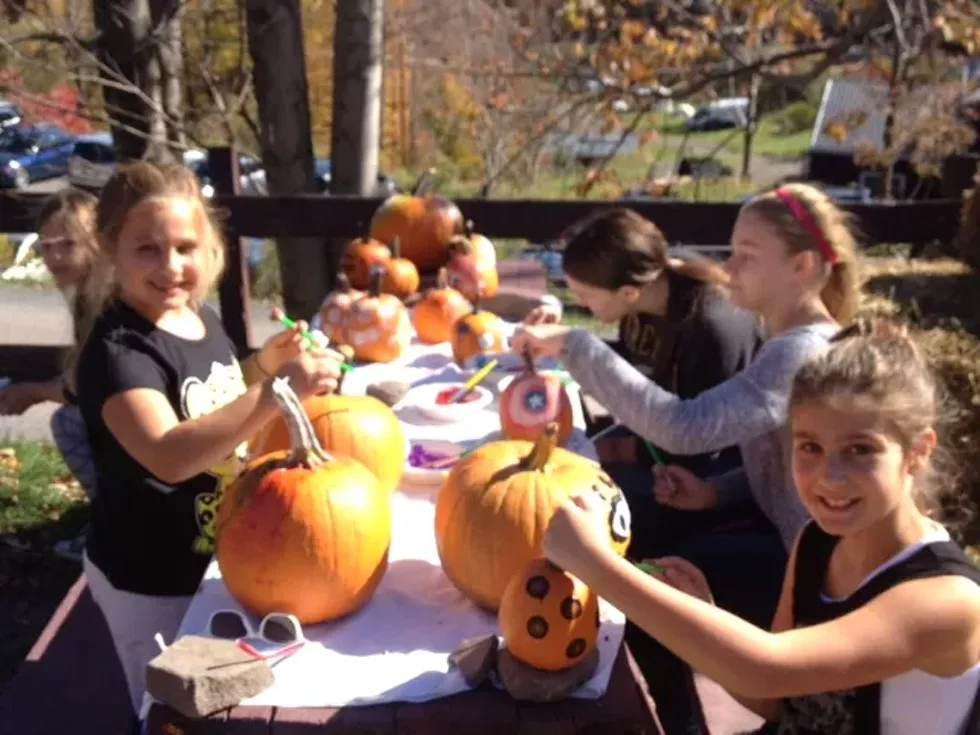 Kids Pumpkin Painting at Plattekill Mountain's "Plattepalooza"