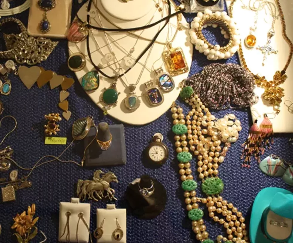 b6a068b3_antique.webp