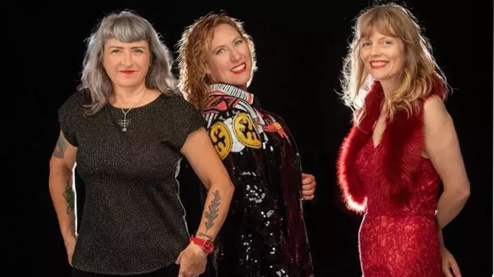 THE WYNOTTE SISTERS