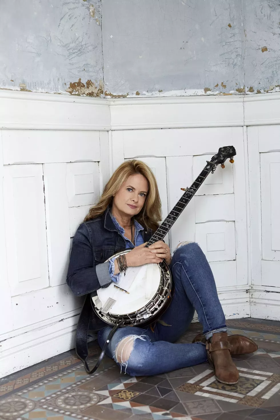 alison_brown_quintet-731_alison-brown-band-1365x2048.webp