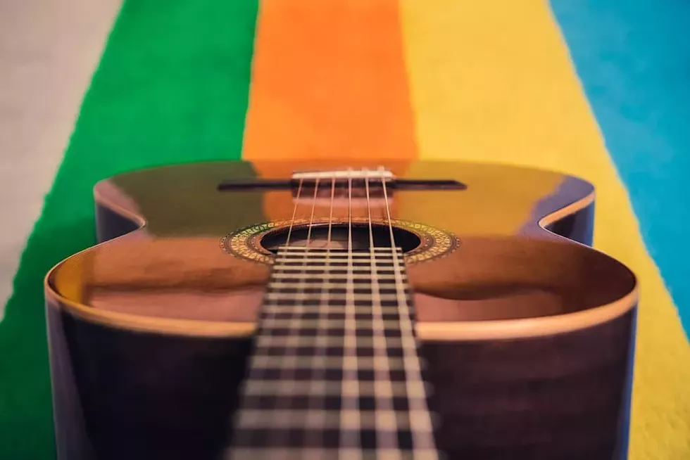 wood-indoors-instrument-classic-guitar-colors.webp