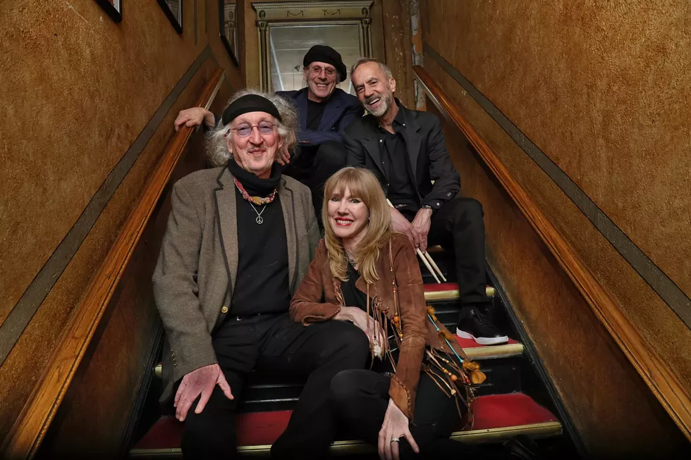 Aztec Two-Step 2.0 featuring Rex Fowler, Dodie Pettit, Steven "Muddy" Roues, Peter Hohmeister