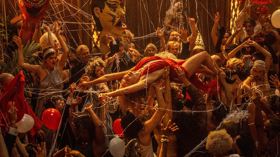 Margot Robbie and a cast of thousands star in this unapologentic tale about early Hollywood.