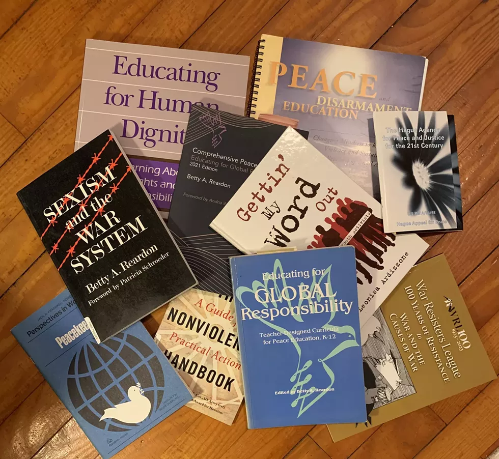 pe_books.webp