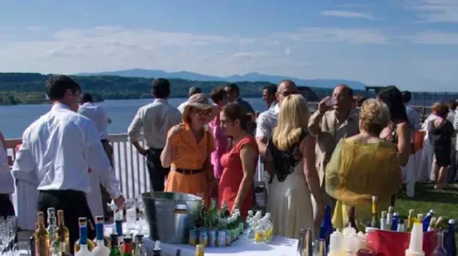 Image: Enjoy the Rhinecliff Hotel this Spring!