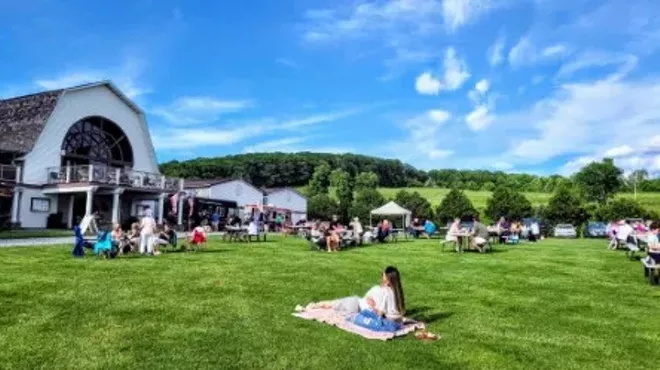 Image: Food Truck Friday, Farmers Market, and live music at Millbrook Vineyards & Winery