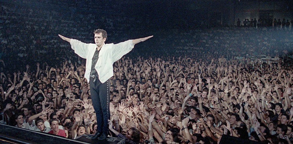 Peter Gabriel performing "Lay Your Hands on Me" in the '80s.