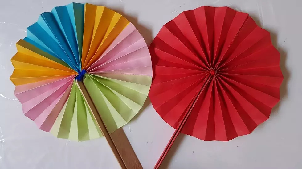 saturday_special_paper_fans.webp