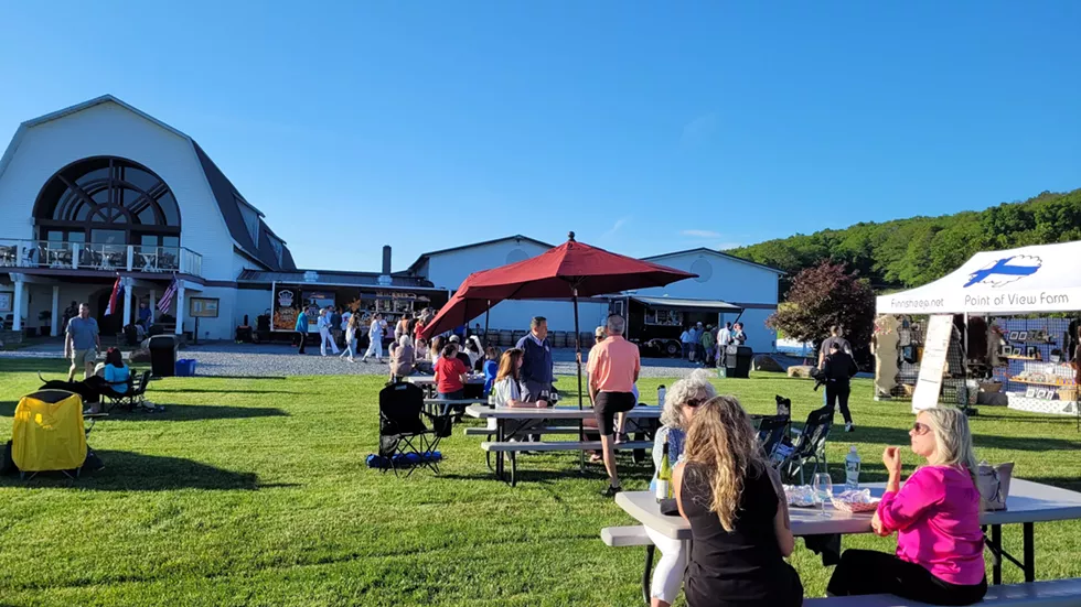millbrook_winery_farmers_market2.webp