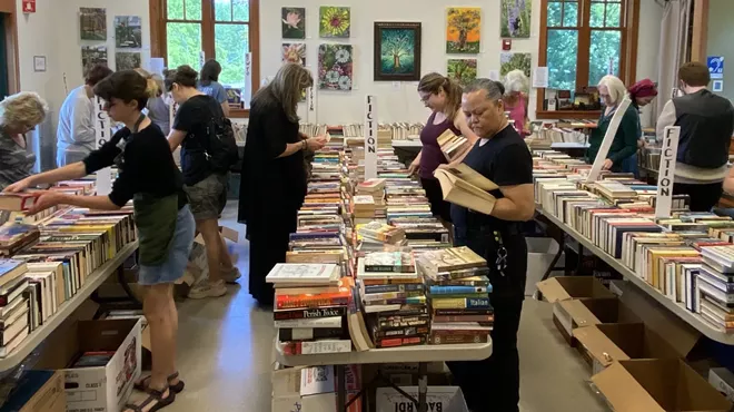 Image: Gardiner Library Annual Used Book Sale