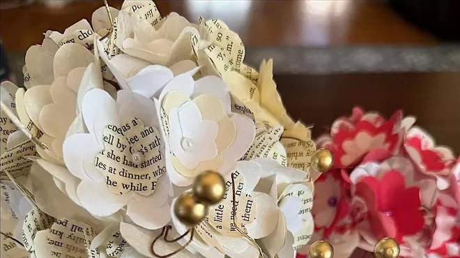 Image: Holiday Paper Bouquet Making