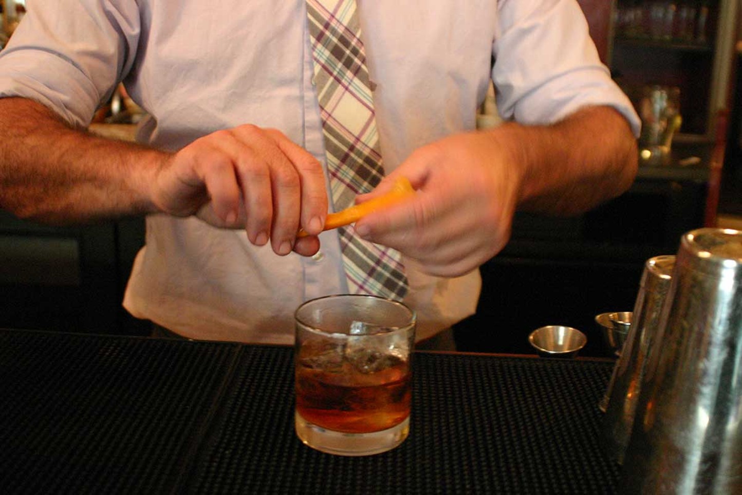 How To Make a Stockade Tavern Rum Old Fashioned