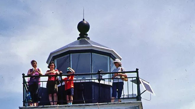 Image: Hudson-Athens Lighthouse to Ring Historic Fog Bell in Commemoration of September 11 for 77 minutes!