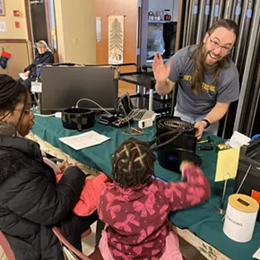 Image: Hyde Park Repair Caf&eacute; and Recycling Event