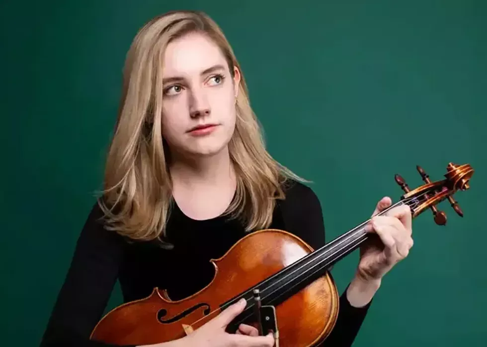 bg-isabel-hagen-comedy-viola-isabel-hagen.webp