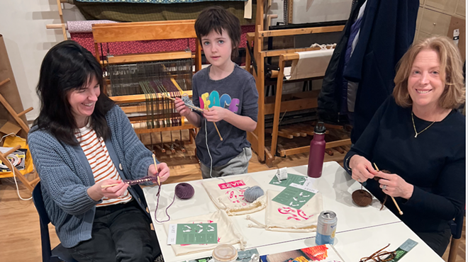 Image: Knitting in the Round