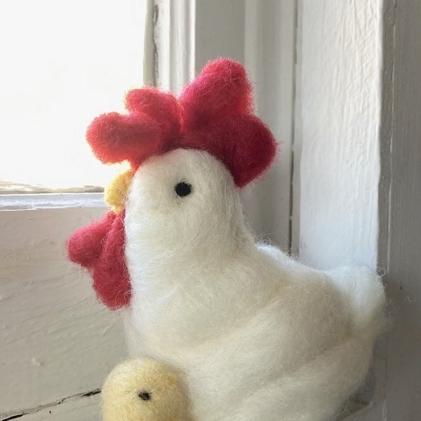 Mama Hen and Baby Chick