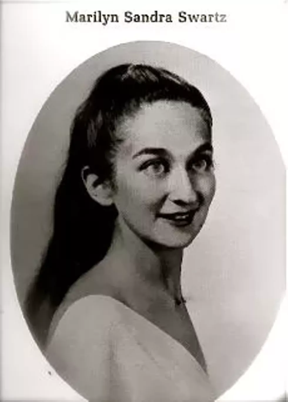 marilyn-seven-grad-photo-1969.webp