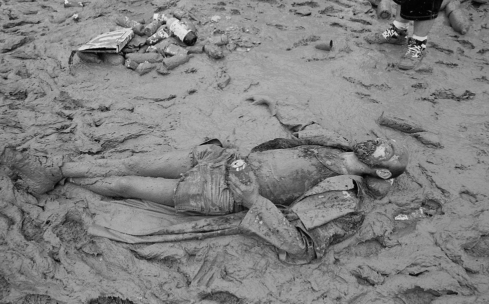 Untitled photograph from the Woodstock ‘94 concert at Winston Farm in Saugerties by Nancy Donskoj.