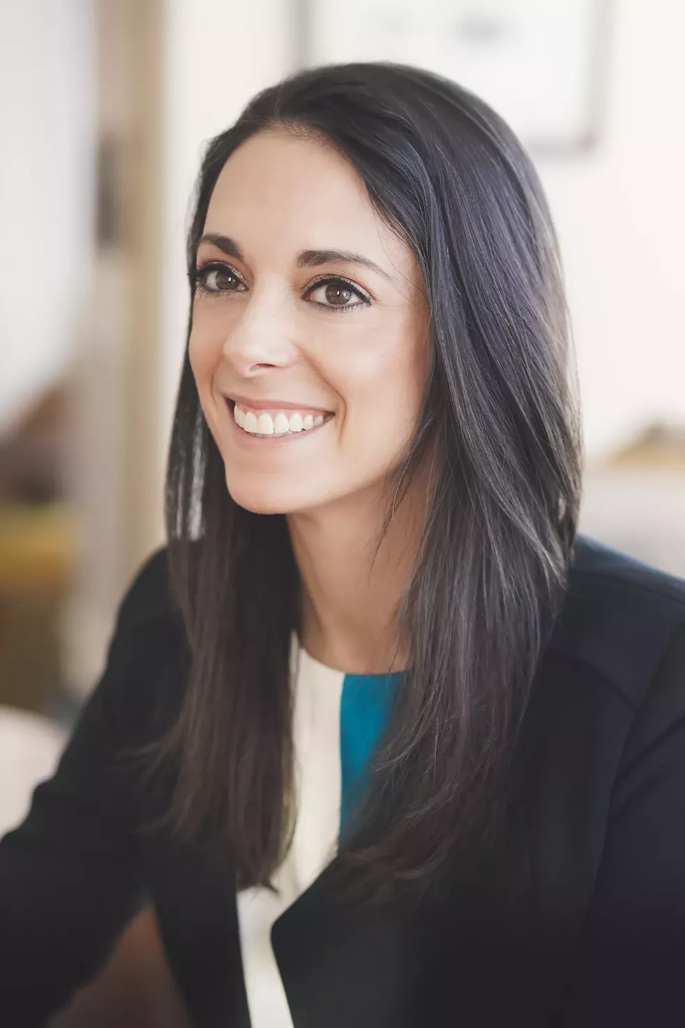 eliza-orlins-portrait.webp
