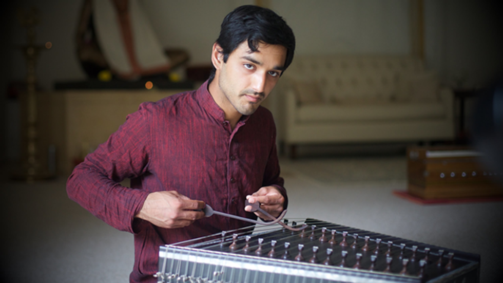 Vinay Desai, Santoor