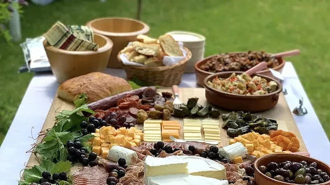 Image: Seasonal Wedding Catering 101