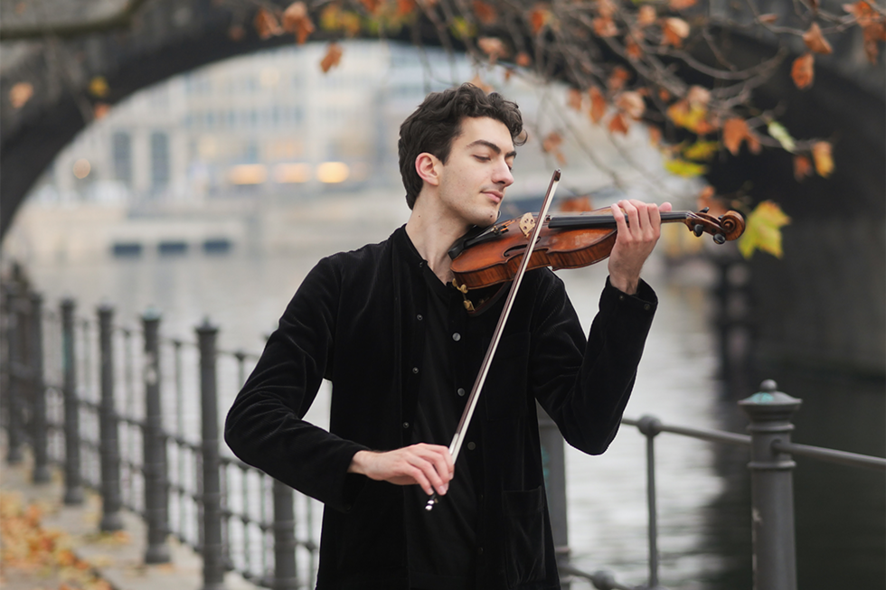 Stephen Waarts, violin
