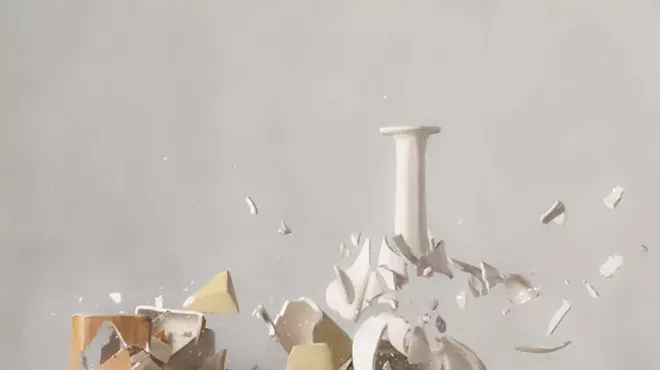 Image: Still/Live