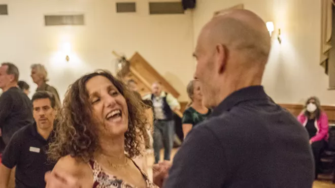 Image: Swing dance with The Versatones