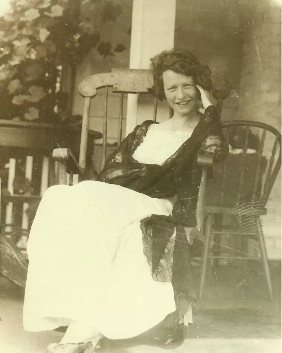 Edna St. Vincent Millay, Croton-on-Hudson, New York, 1923. Photo: John Lofman.