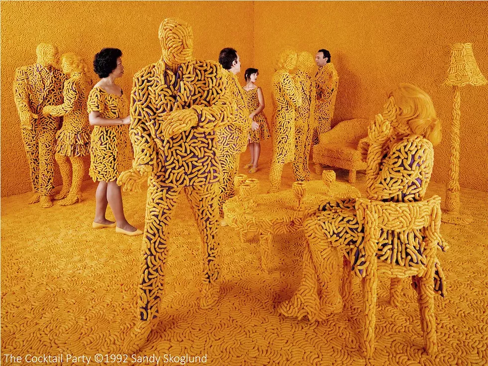 "The Cocktail Party" (C) Sandy Skoglund, 1992