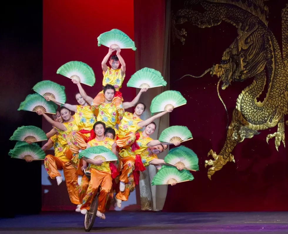 peking_acrobats_pc_tom_meinhold_photography_1_300dpi.webp