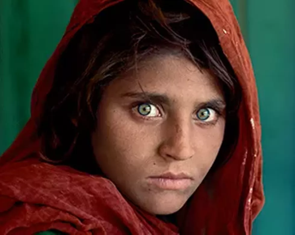 Steve McCurry 1950. The Afghan Girl, Sharbut Gula, Pakistan, 1984