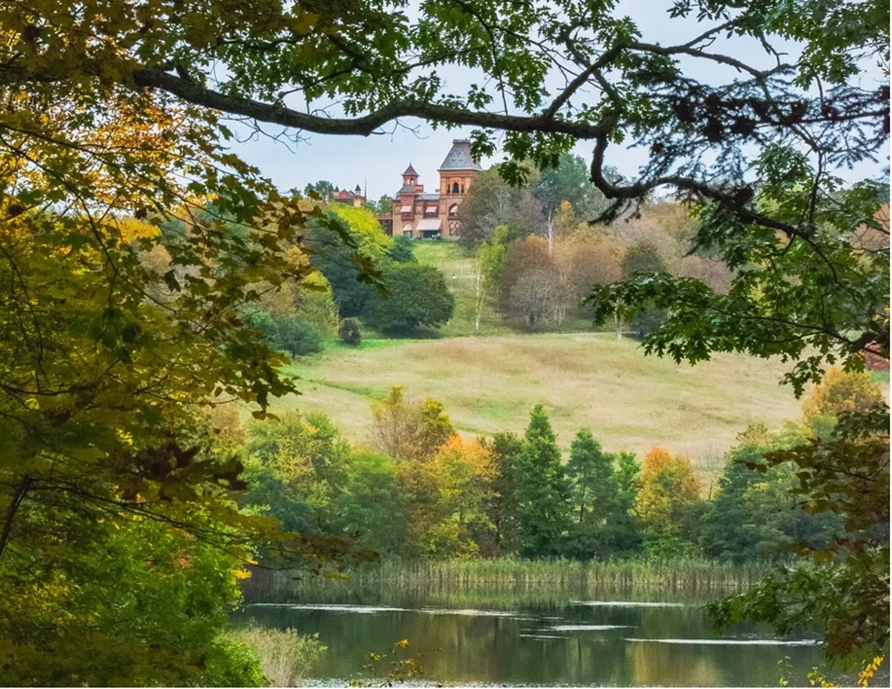 fall_house.webp