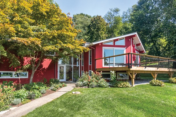 The Family Dynamic: A Riverside Mid-Century Modern in Hyde Park