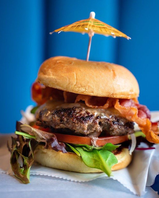 10 Extra-ordinary Hudson Valley Burgers &amp; Burger Joints You Have to Try (5)