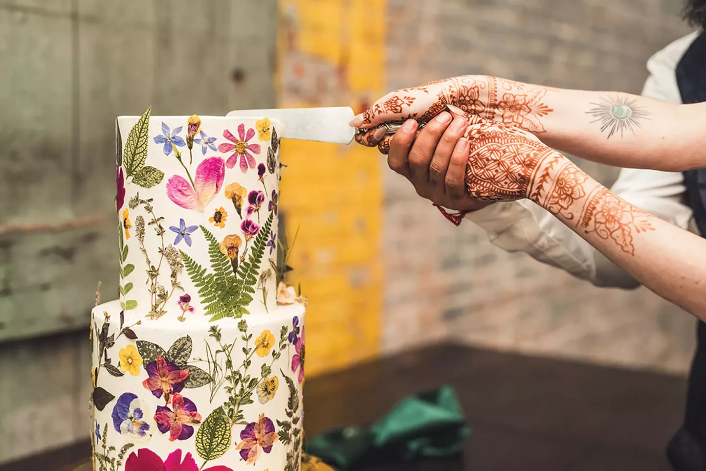 A Call for Simplicity: 2024 Wedding Trends Unveiled - Vimarsana News