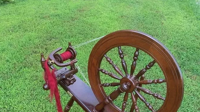 Image: Ulster County Handspinners Guild Spinning Demonstration