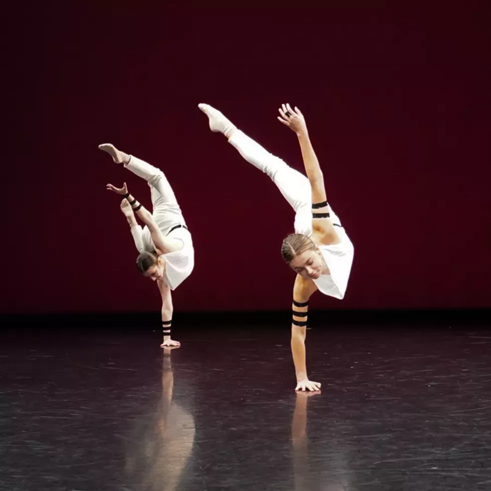 Emma Mazloom &rsquo;24 and Laura Tylinska &rsquo;23: Photo by Yesmina Townsley &rsquo;23